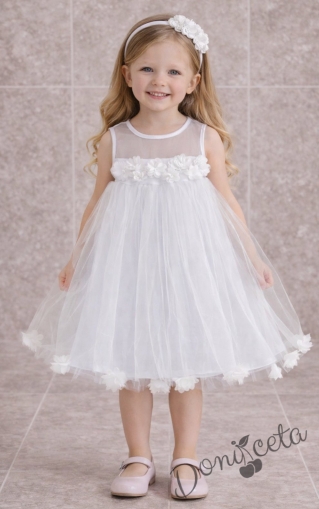 Детска рокля с тюл и цветчета в бяло