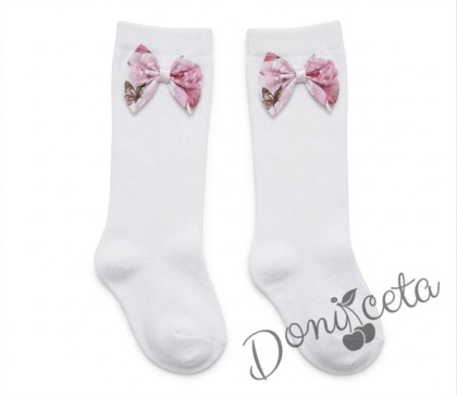 Детски чорапи в бяло до коляното с панделки в розово