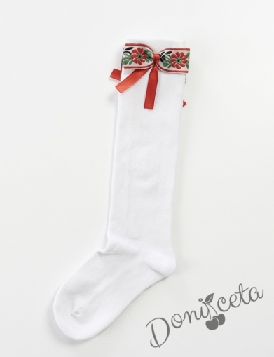 Ръчно изработени чорапи с фолклкорни и етно мотиви в бяло и червено