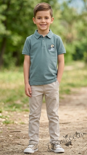 Детска блуза  за момче с къс ръкав и яка в масленозелено с щампа