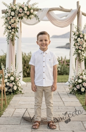 Летен комплект за момче риза с къс ръкав в бяло с копчета в бежово и дълги панталони в бежово