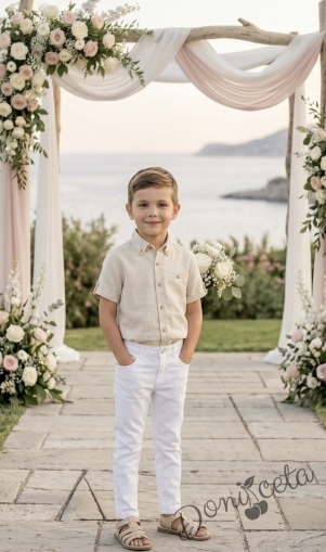 Летен комплект за момче от риза с къс ръкав в бежово и дълъг панталон в бяло