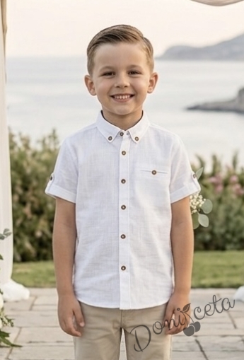 Лятна детска риза в бяло с къс ръкав за момче от лен с копчета в бежово