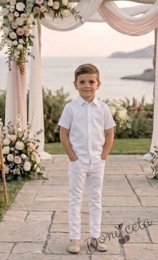 Летен комплект за момче от риза с къс ръкав в бяло и дълъг прав панталон в бяло