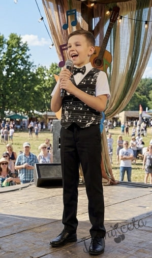 Комплект от 3 части- панталон в черно, риза в бяло с къс ръкав  и елек в черно с папийонка с ноти