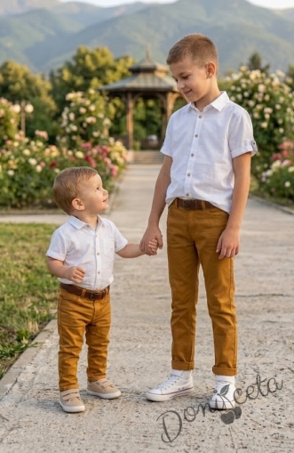 Спортно-елегантен панталон за момче със скрит джоб в горчица