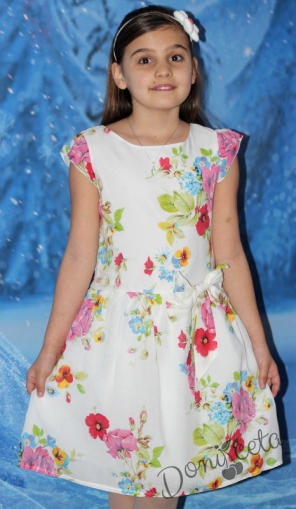 Детска рокля в бяло с пъстри цветя