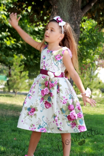 Детска рокля на цветя в лилаво