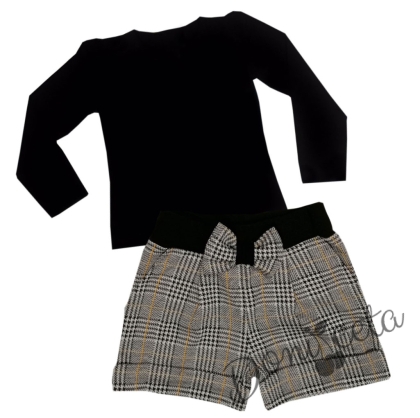 Комплект от детска блуза с дълъг ръкав в черно и къси панталони в каре