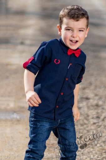 Официална детска риза с дълъг ръкав в тъмносиньо с червена папийонка