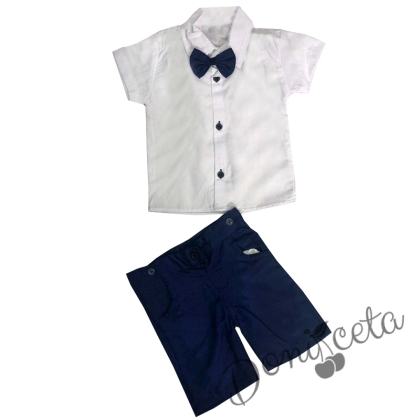 Бебешки комплект за момче от риза в бяло, папийонка и къси панталони в тъмносиньо 9431622 1
