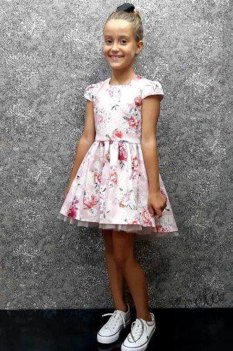 Официална детска рокля на нежни цветя в пепел от рози Ели