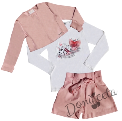 Комплект от блуза в екрю,къси панталони и късо кожено яке в пепел от рози