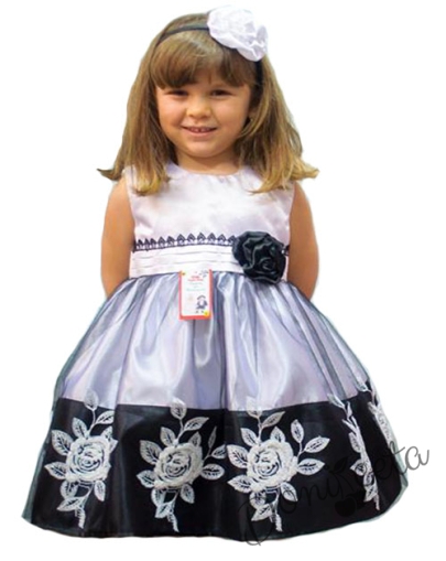 Детска рокля в черно с бели цветя