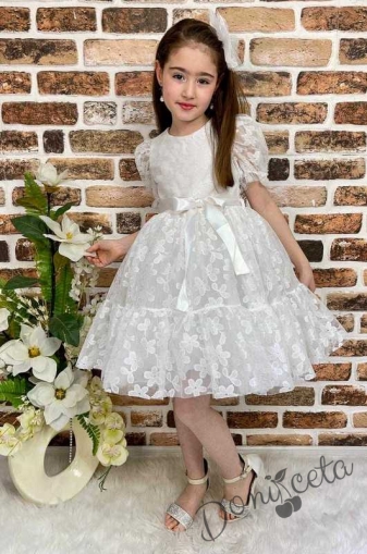 Детска рокля с къс ръкав в бяло на цветя с коланче 4357685