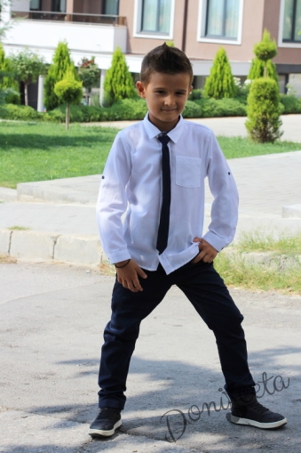 Официален комплект за момче от панталон в тъмносиньо, риза в бяло и вратовръзка 