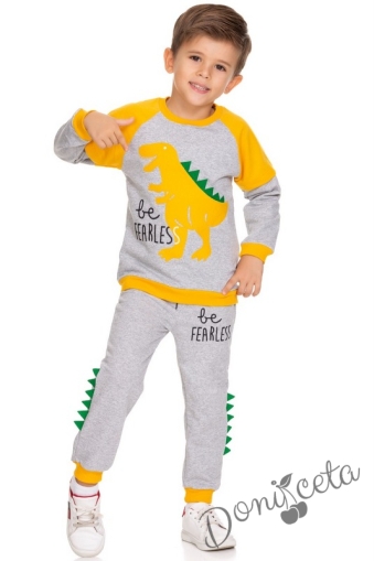  Комплект за момче от блуза и панталони с динозавър в жълто