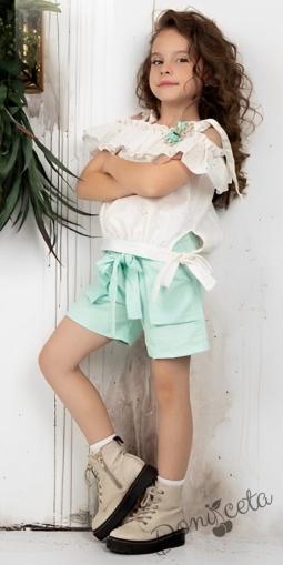 Комплект за момиче от блуза с къс ръкав в бяло и къси панталони в мента/тюркоаз 1
