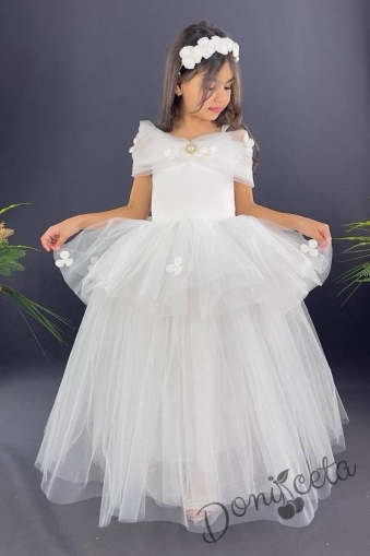 Детска официална дълга рокля Алиса в бяло с паднало рамо от тюл на пластове с цветя и диадема от цветя 1