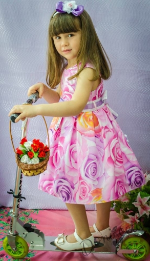 Официална детска рокля в розово с рози