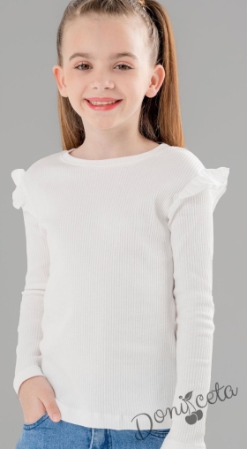 Детска блуза с дълъг ръкав в бяло с къдрички на ръкавите