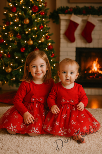 Детска коледна рокля в червено  с панделка със снежинки в сребристо