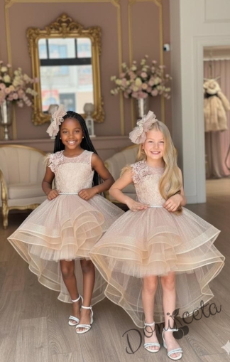 Официална детска рокля в златисто от дантела без ръкав със шлейф Шантал с аксесоар за коса от колекция Бежина