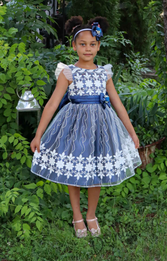 Официална детска рокля в тъмносиньо с къдрички и ефектна панделка 1