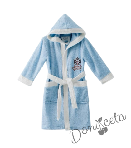 Детски халат за баня в светлосиньо с качулка, джобчета и картинка