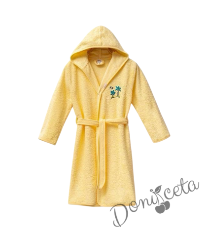 Детски халат за баня в жълто с качулка, джобчета и картинка