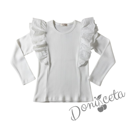 Детска рипсана блуза с дълъг ръкав в бяло с ефектни къдрици