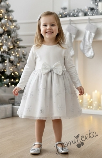 Коледна детска рокля в цвят екрю с панделка и снежинки в сребристо