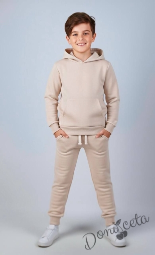 Детски комплект за момче от ватиран суитшърт с качулка в бежово и долнище в бежово