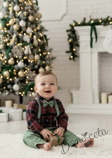 Коледен бебешки комплект от риза каре, панталони в зелено с тиранти и папийонка в зелено