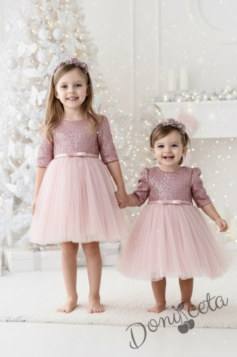 Детска рокля в пепел от рози с дълъг ръкав с пайети и коланче в пепел от рози и диадема