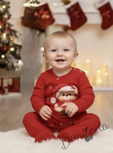 Бебешки коледен гащеризон в червено с коледна картинка на мече