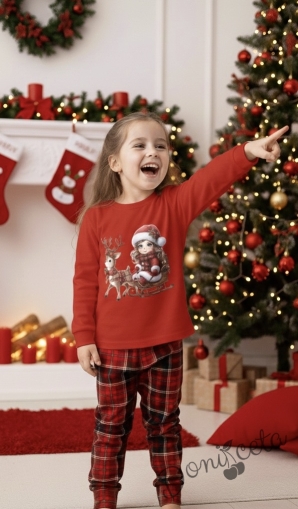 Коледна детска пижама Донър с горнище в червено с коледна картинка и долнище в червено каре Карена