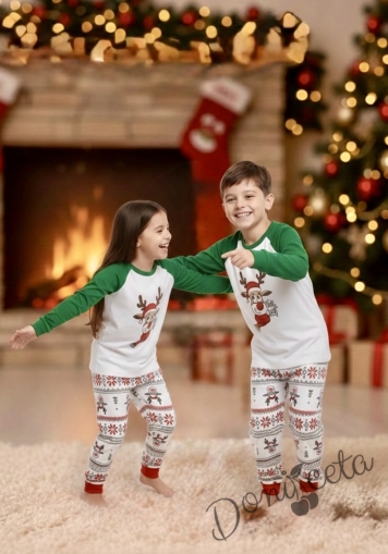 Коледна детска пижама Карена в бяло и зелено с картинка на еленче и долнище с коледни мотиви