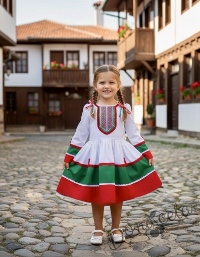 Детска етно рокля с дълъг ръкав в бяло, зелено и червено с фолклорни мотиви