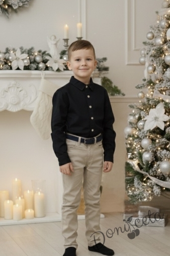 Детски комплект от риза с дълъг ръкав в черно и дълъг панталон в бежово от колекция Черновина с колан в черно 