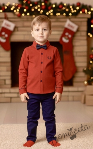 Комплект от риза в червено с папийонка и панталон в тъмносиньо 