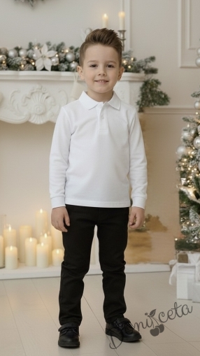  Комплект за момче от 2 части-блуза в бяло с якичка и панталон в черно