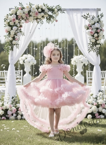 Официална рокля Даная в прасковено с ефирен тюл на пластове, шлейф и фиба за коса