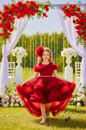 Детска официална рокля Даная в червено с ефирен тюл на пластове, шлейф и фиба за коса