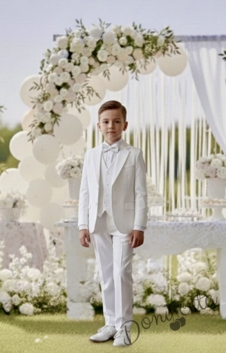 Официален костюм за момче в бяло- сако, панталон, елек, риза и папийонка от колекция Снежина