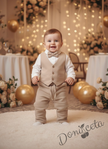 Бебешки спортно-елегантен комплект от боди-риза в бяло, панталон, елек и папийонка в бежово 