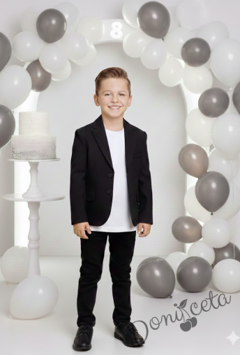 Спортно-елегантен комплект за момче от 3 части-тениска с къс ръкав в бяло със сако в черно и панталон в черно