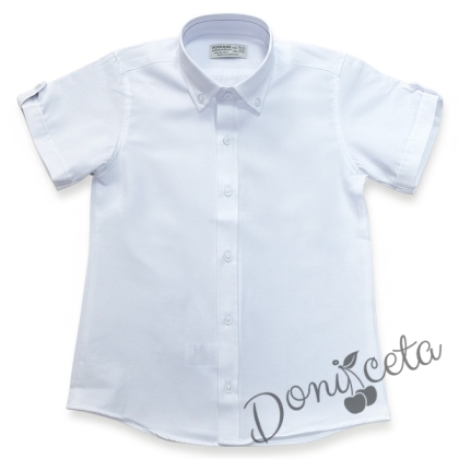Детска риза в бяло с къс ръкав за момче с копчета