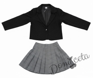 Комплект от 3 части пола плисе в сиво, черно сако на ситни точици и риза в бяло с  дълъг ръкав и къдрички с висока яка