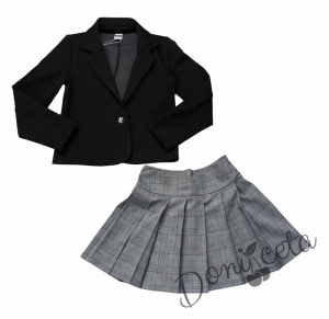 Комплект от 3 части пола плисе в сиво, черно сако на ситни точици и риза в бяло с  дълъг ръкав и къдрички с висока яка